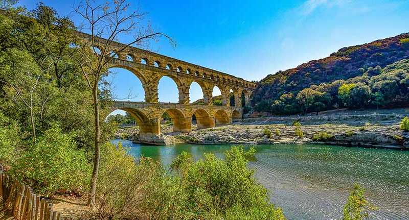 Pont du Gard, symbol of the department where our architects work